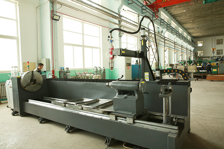 Laser cladding machine tool