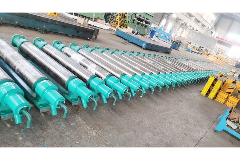 Layer cooling roller conveyor